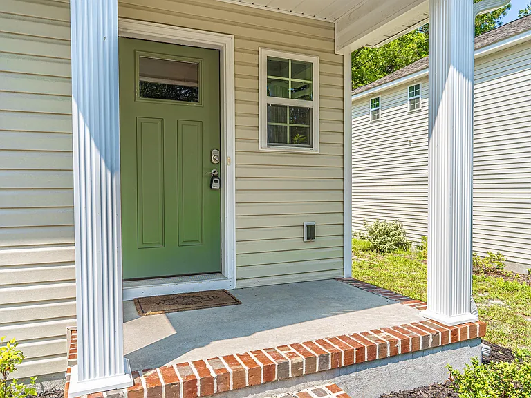 1040 W Indiana Ave — Photo 2