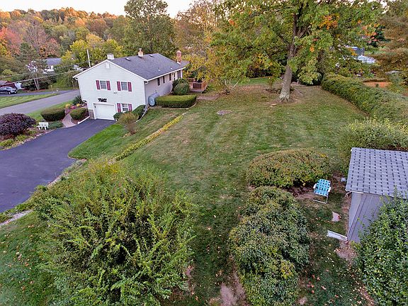 4th image of 9 Courtland Dr