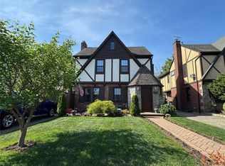 16644 24th Ave, Whitestone, NY 11357
