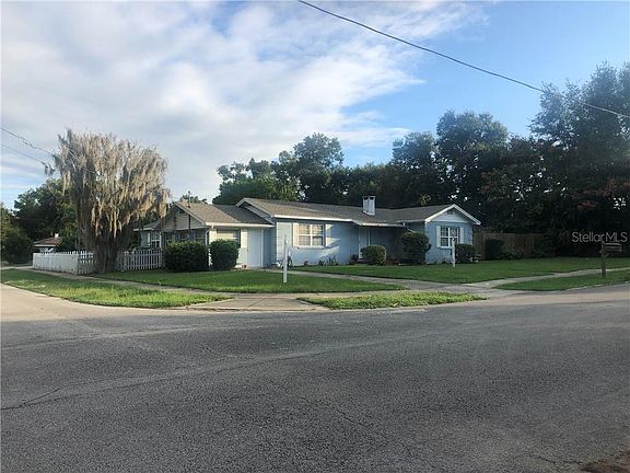 2nd image of 905 Camphor Ln