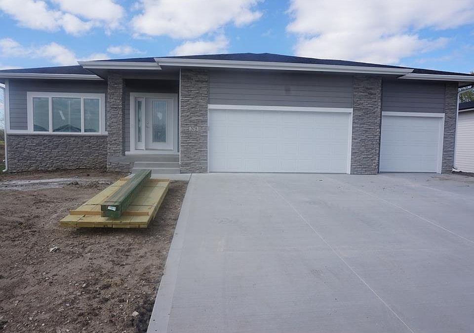 1st image of 375 NE Bobcat Dr