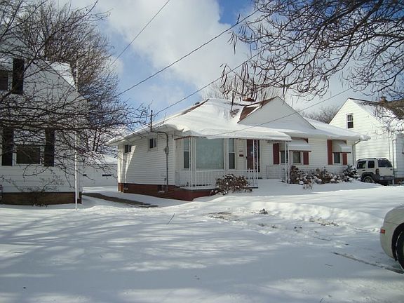 4th image of 418 E 305th St