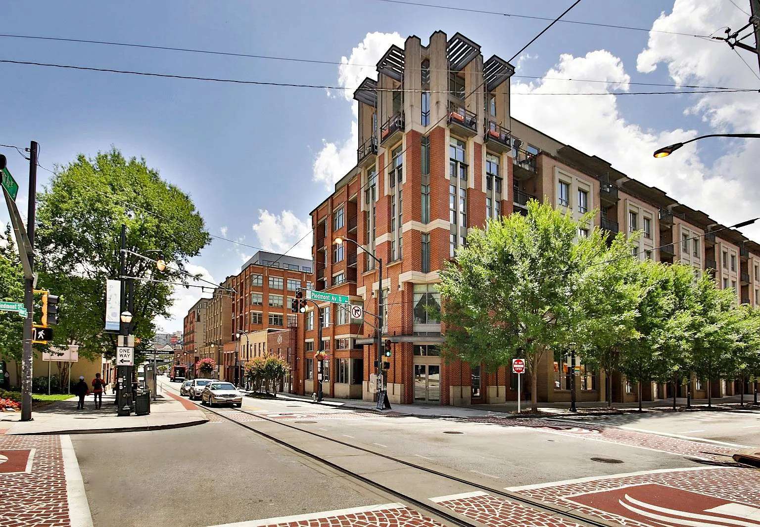 Piedmont Pad Apartments — Photo 1