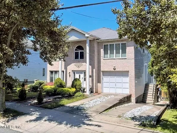 107 Edgegrove Ave, Staten Island, NY 10312