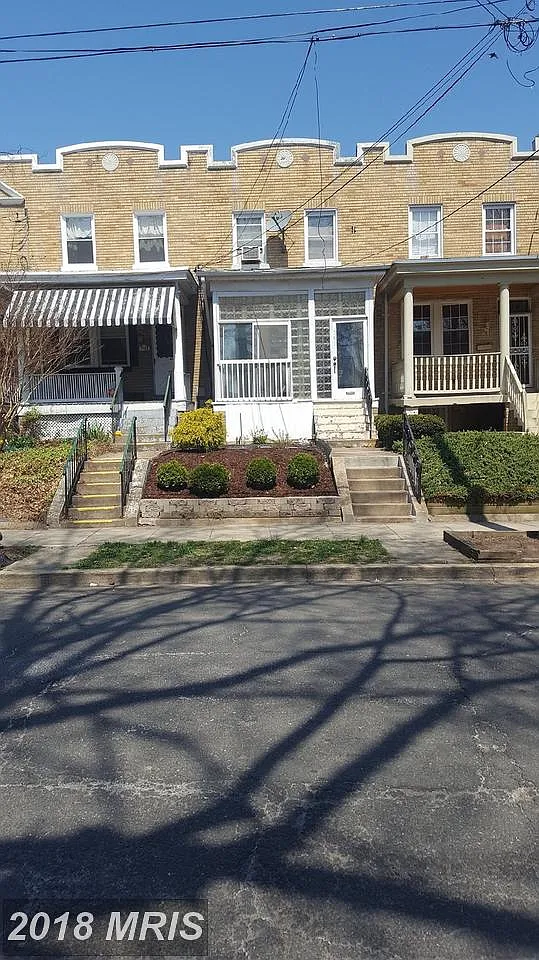 741 Hamilton St NW photo 1