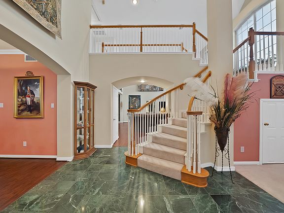 3rd image of 3507 Briargrove Ln