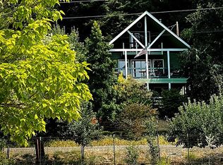 17821 Tyee Rd, Umpqua, OR 97486