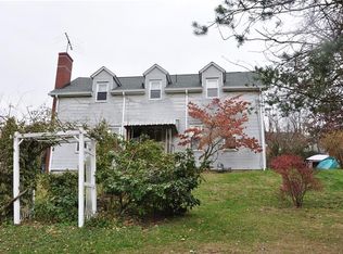 390 Old Gilkeson Rd, Mt Lebanon, PA 15228