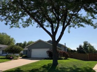 4666 Bedfordshire Dr, Loves Park, IL 61111
