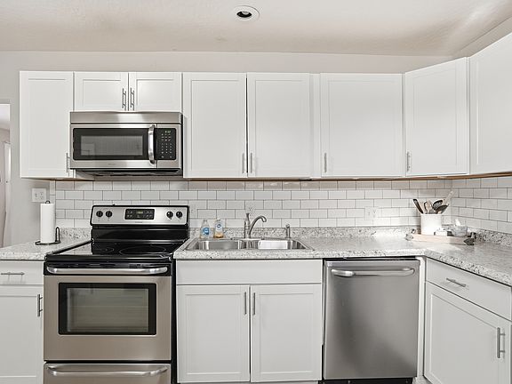 5th image of 184 N 21st St