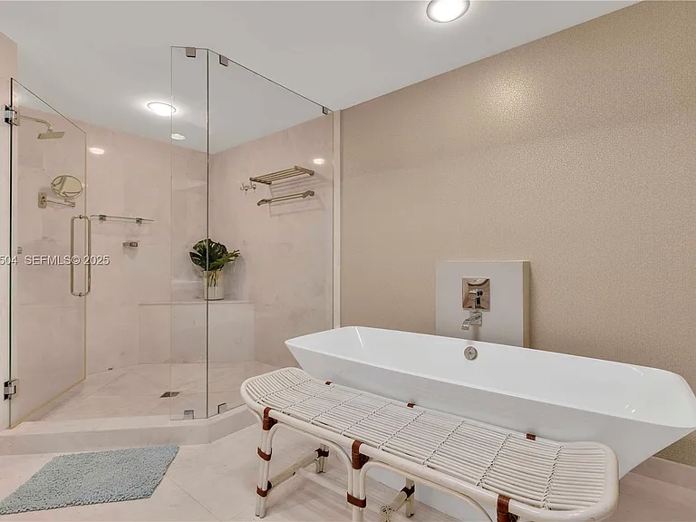 17111 Biscayne Blvd #1709 — Photo 22