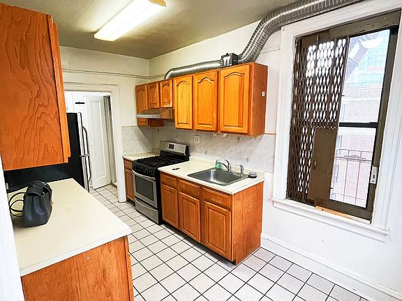 5th image of 140-20 Sanford Ave APT 6C