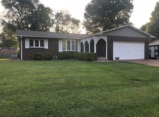 203 E Airwood Dr, East Alton, IL