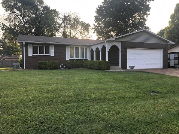 203 E Airwood Dr, East Alton, IL 62024