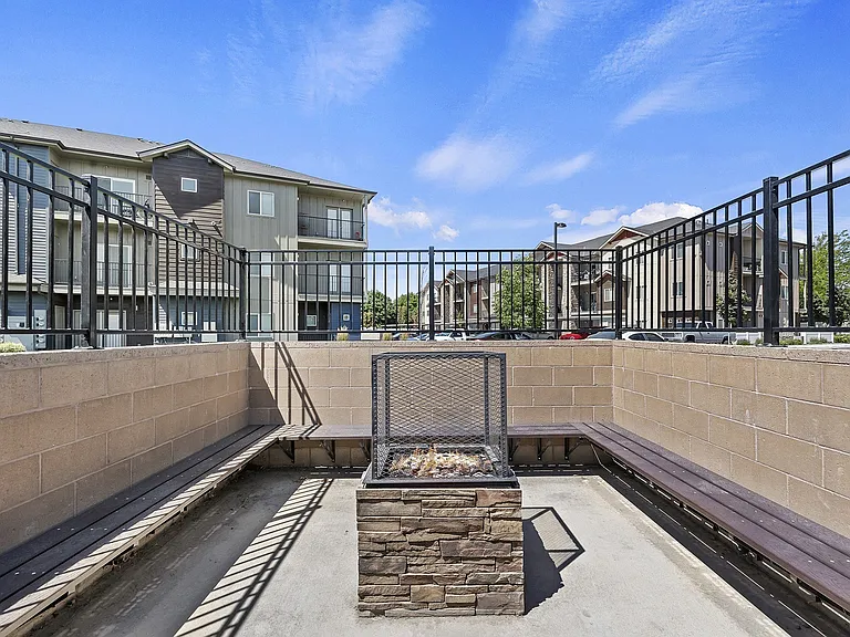 Pennwood Apartments — Photo 27