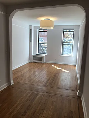Rented by Metropolis Real Estate of Manhattan | media 26