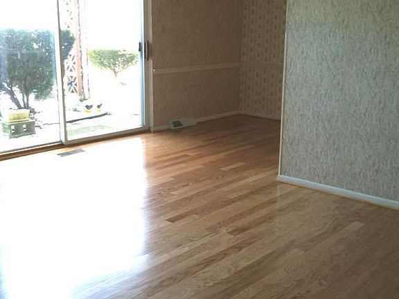 4th image of 1414 Golden Gate Blvd