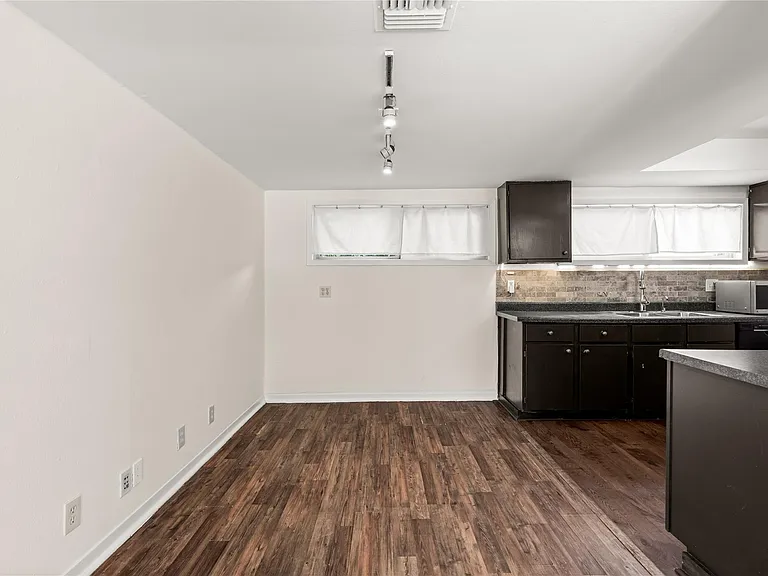 1963 Lexington St #2 — Photo 5