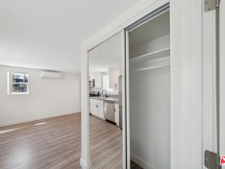 1267 Vin Scully Ave #1/2 — Photo 6