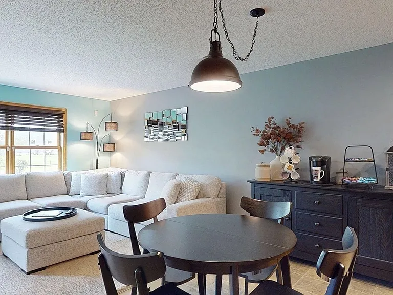 3057 Venice Ln NW — Photo 16