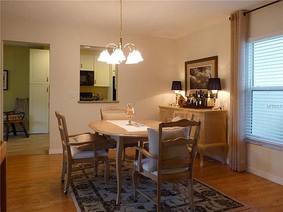 5th image of 610 Chestnut Ln #101