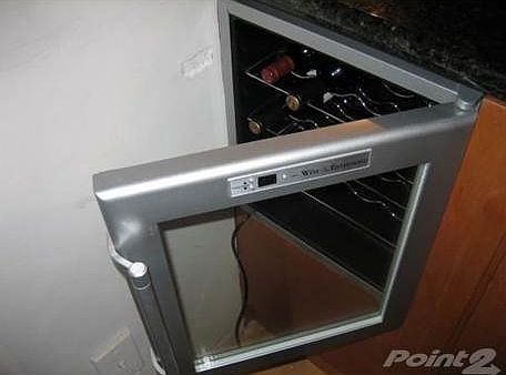 4th image of 524 Washington Ave APT 202