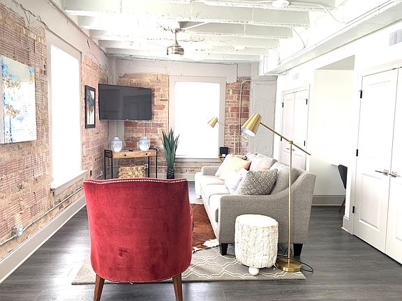5th image of 223 S Grand St Suite 601