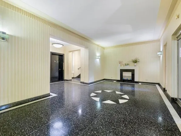 7215 37th Ave APT 4B, Flushing, NY 11372