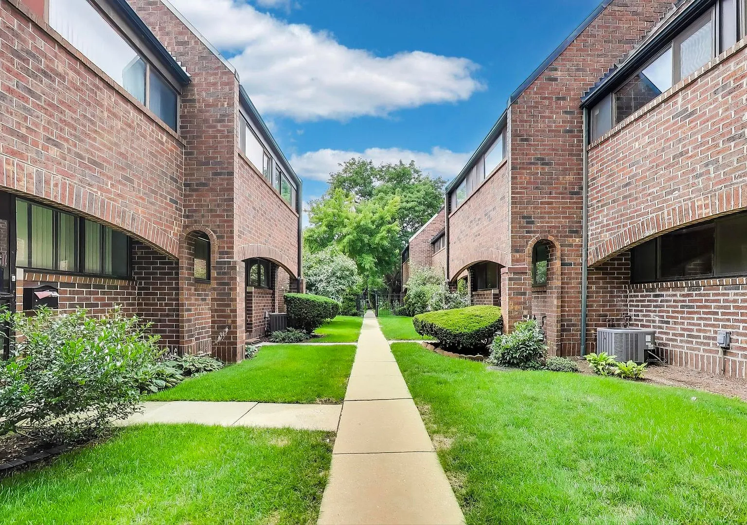 UIC Area 3-Bedroom Checks All the Boxes — Photo 3