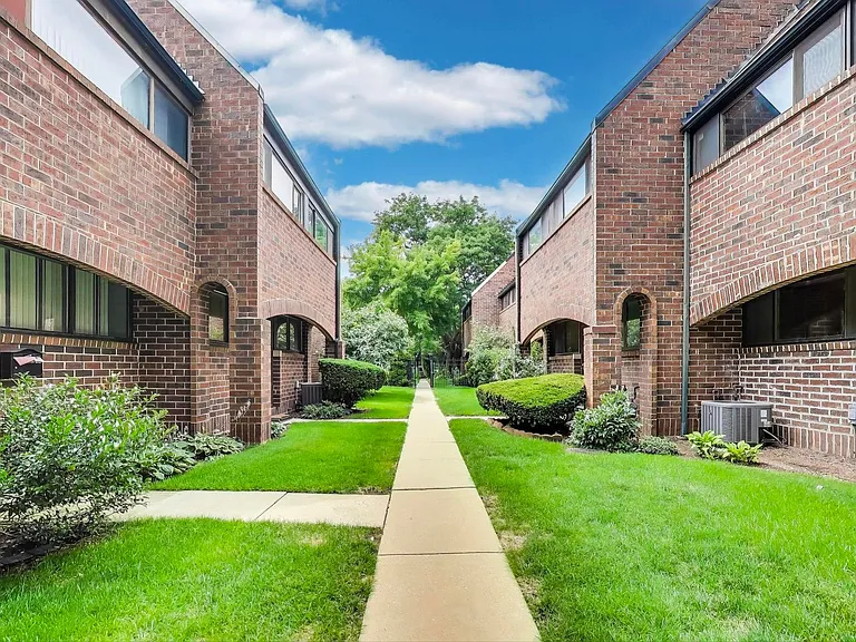 821 S Racine Ave #D — Photo 13