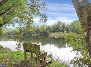 35A Riverside Dr, Mc Veytown, PA 17051