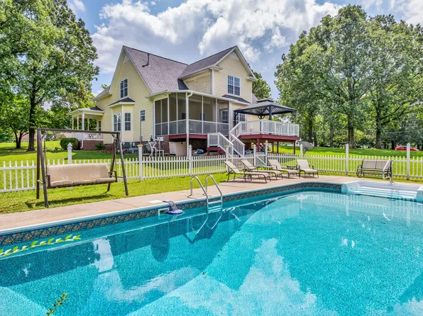 170 Baggett Ln, Dickson, TN 37055