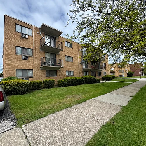 17901 Lake Shore Blvd #202 Photo 1 17901 Lake Shore Blvd #202 Photo 1