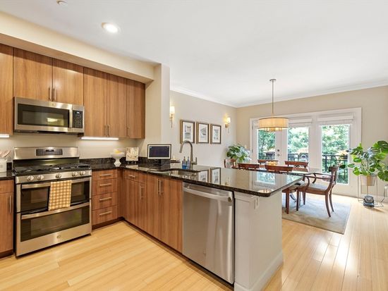 2010 Symmes Cir #2010, Arlington, MA 02474