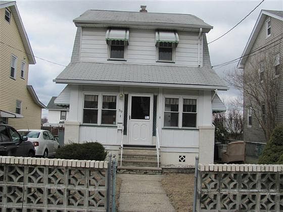 1st image of 39 William St