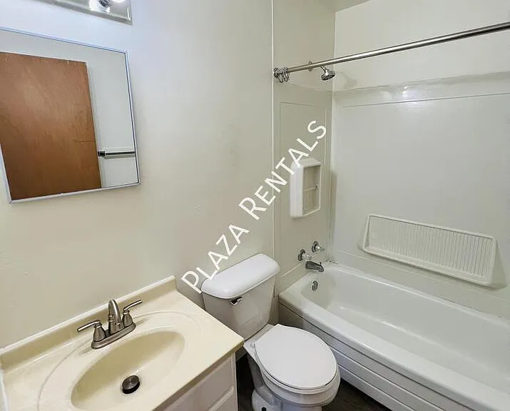 2120 3rd Ave SE #4 — Photo 5