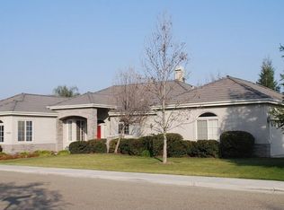 2044 N Peppertree Ct, Visalia, CA
