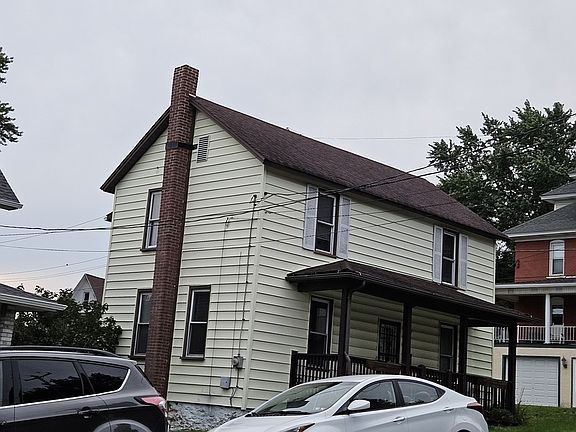 3rd image of 619 Main St