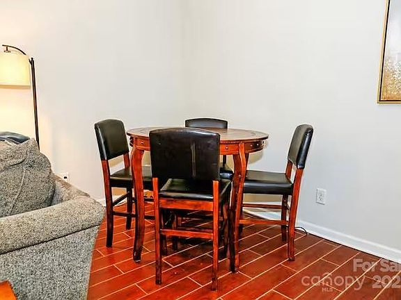 5th image of 602 Childs St