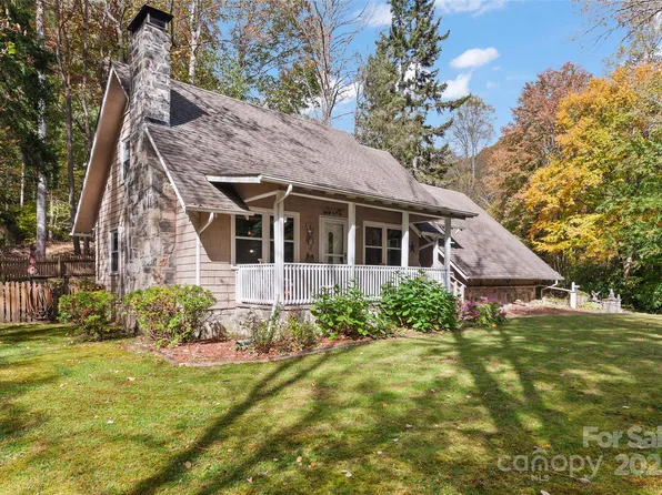 1233 Fie Top Rd, Maggie Valley, NC 28751