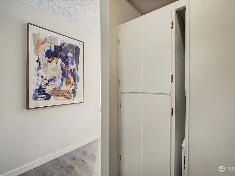 400 Melrose Ave E #302 — Photo 18