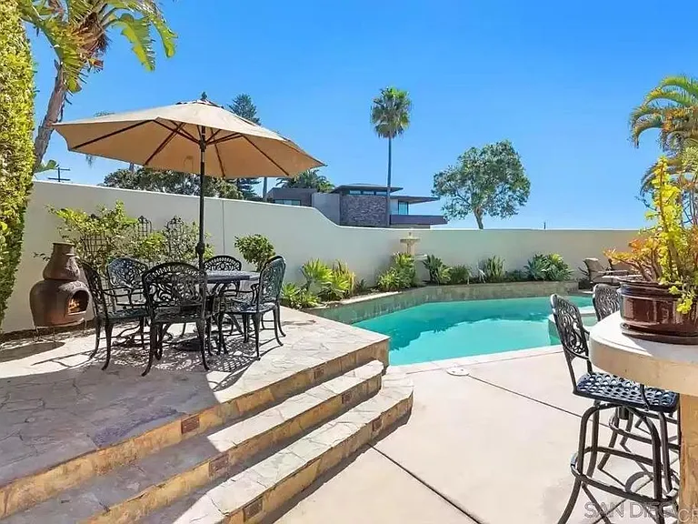 555 Ocean Blvd — Photo 23