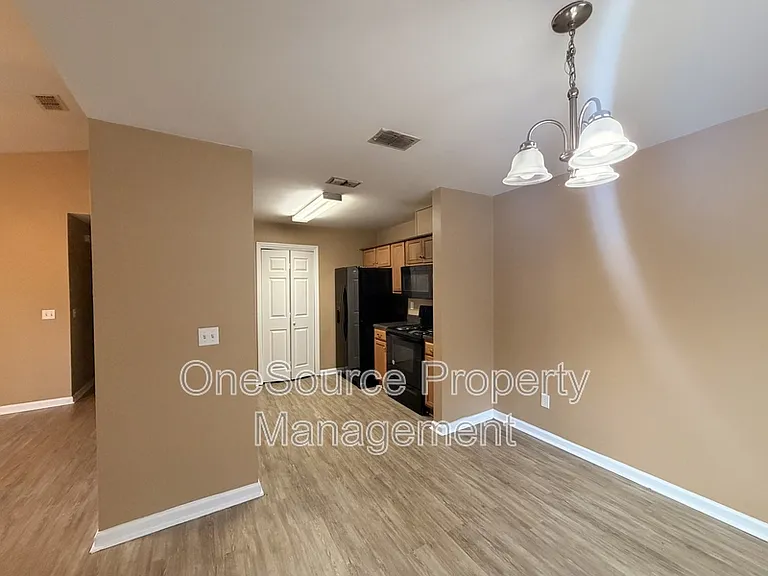 203 B W Roberts St — Photo 15