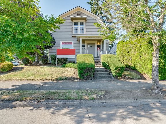 3rd image of 2800 E Evergreen Blvd