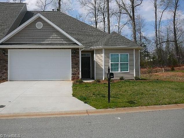 1st image of 128 Chestnut Bend Drive