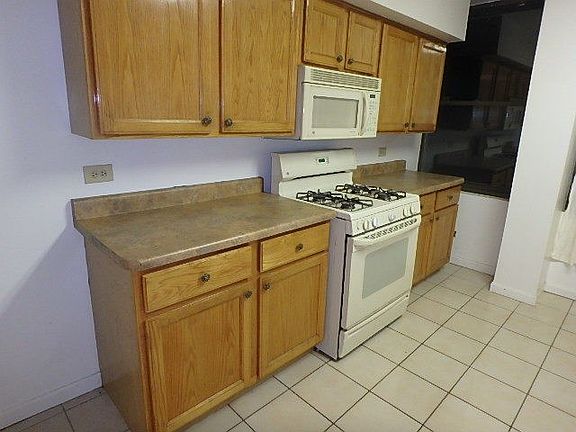 5th image of 6701 S Crandon Ave APT 12C