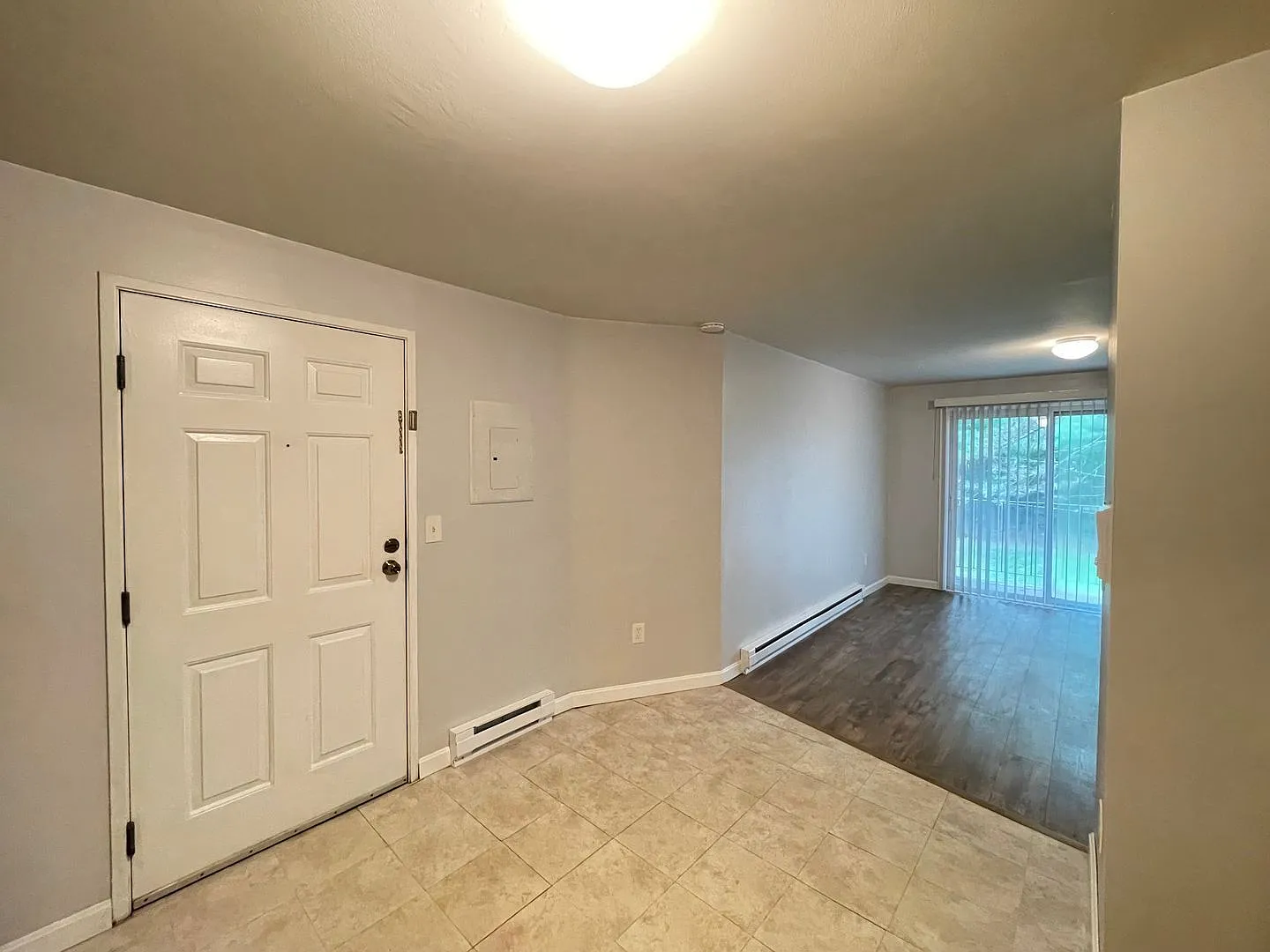 2 bed, 1.0 bath, 665 sqft, $1,750 — Photo 3