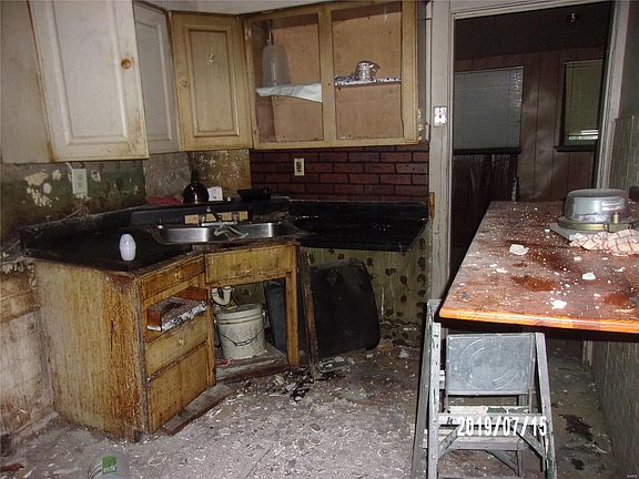 5th image of 4272 E Margaretta Ave