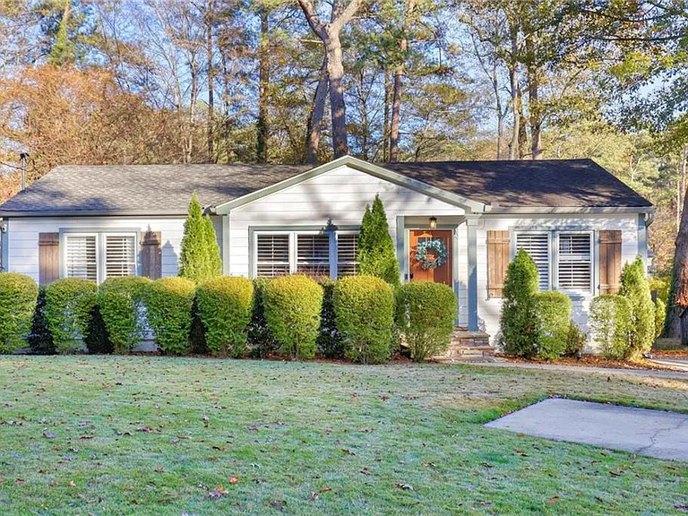 1681 Bristol Dr NE — Photo 1