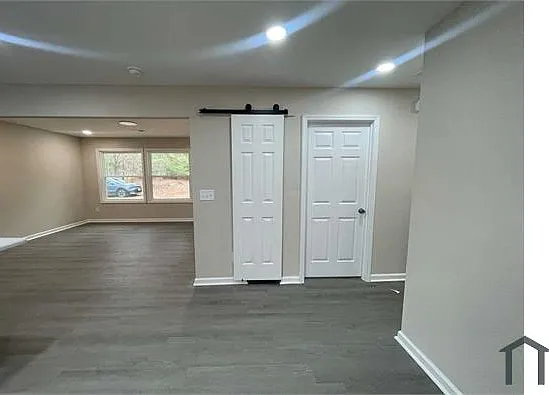 1617 N Main St — Photo 7